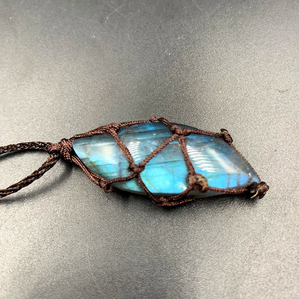 Labradorite Crystal Necklace – Intuition & Protection Stone